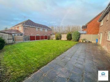 5 bed house for sale