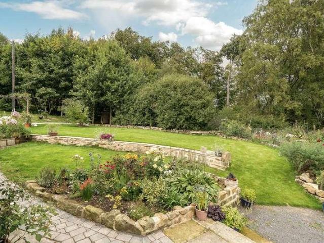 5 bed house for sale
