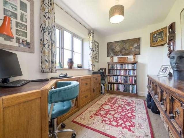 5 bed house for sale