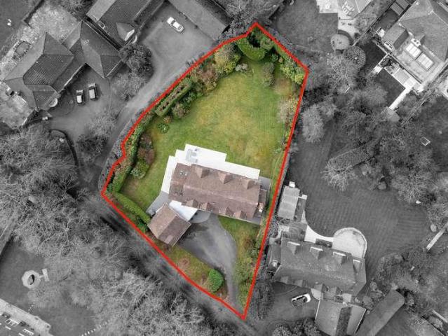 5 bed house for sale