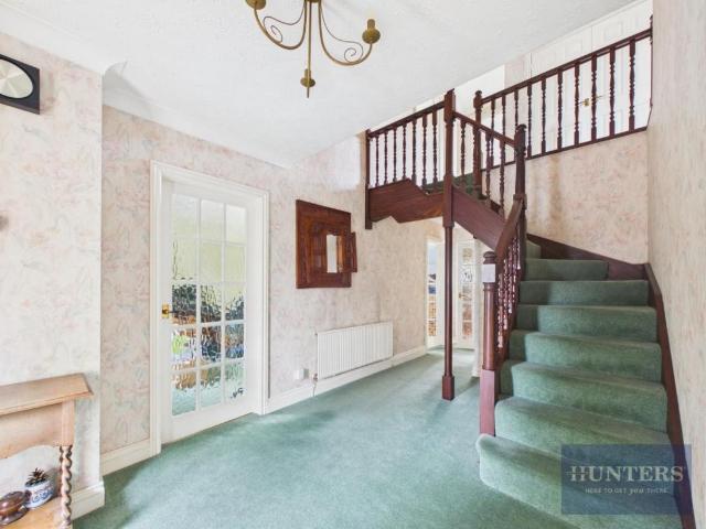 5 bed house for sale