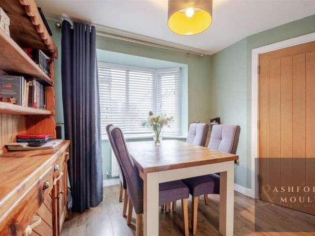 5 bed house for sale