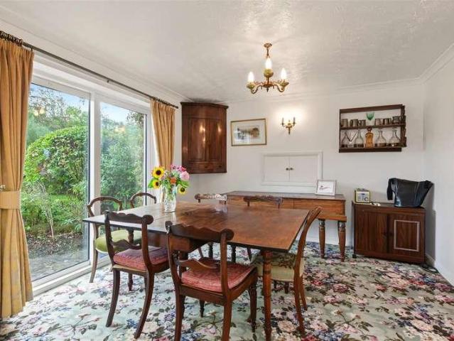 5 bed house for sale