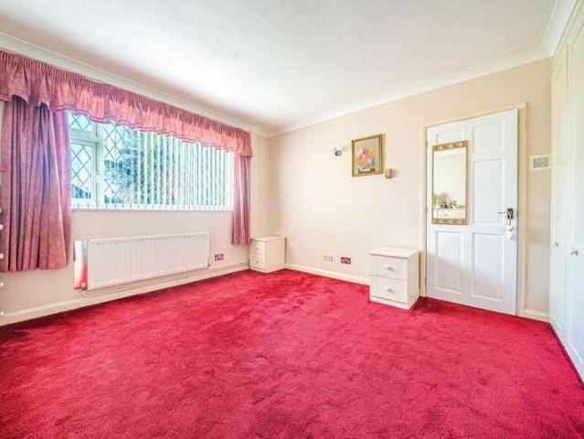 5 bed house for sale