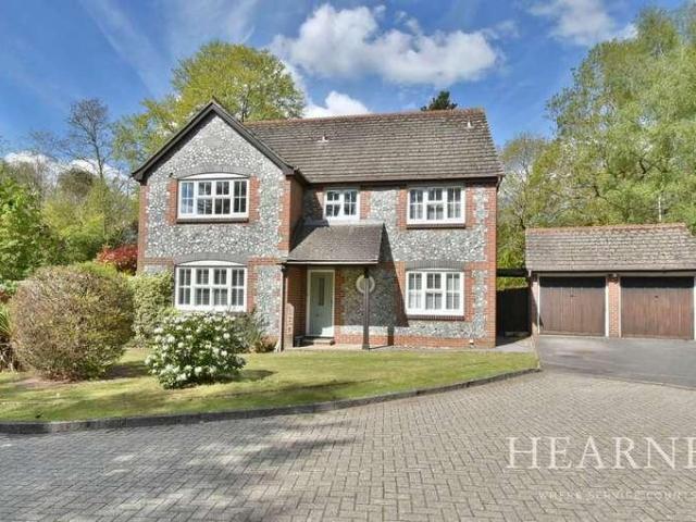 5 bed house for sale