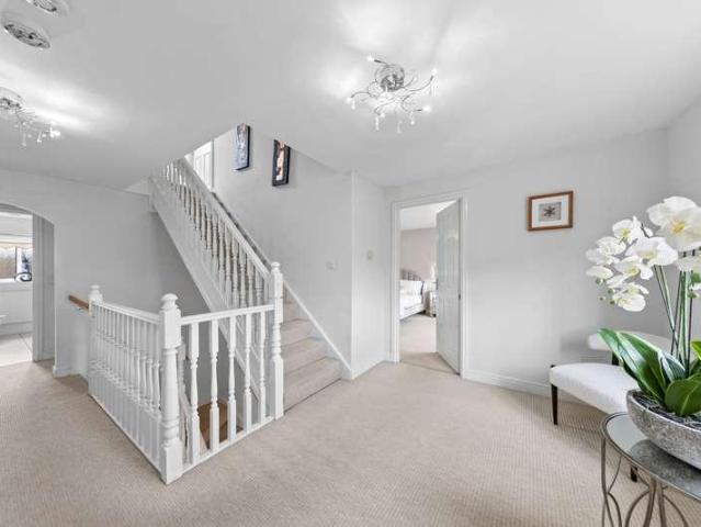 5 bed house for sale
