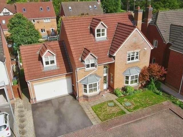 5 bed house for sale