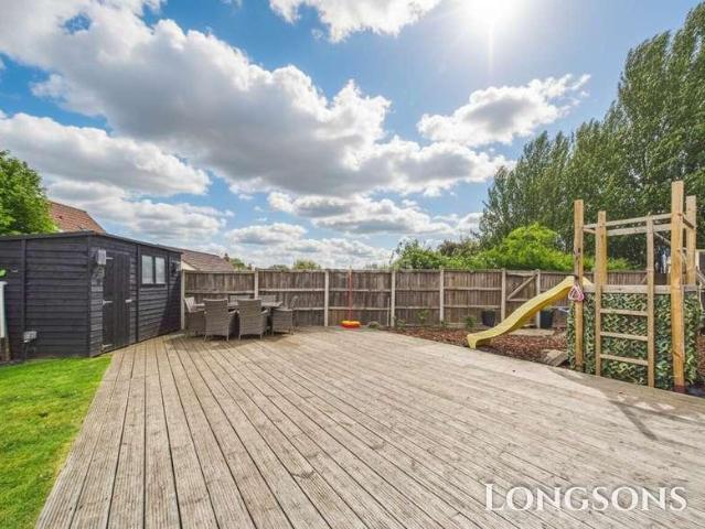 5 bed house for sale