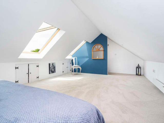 5 bed house for sale