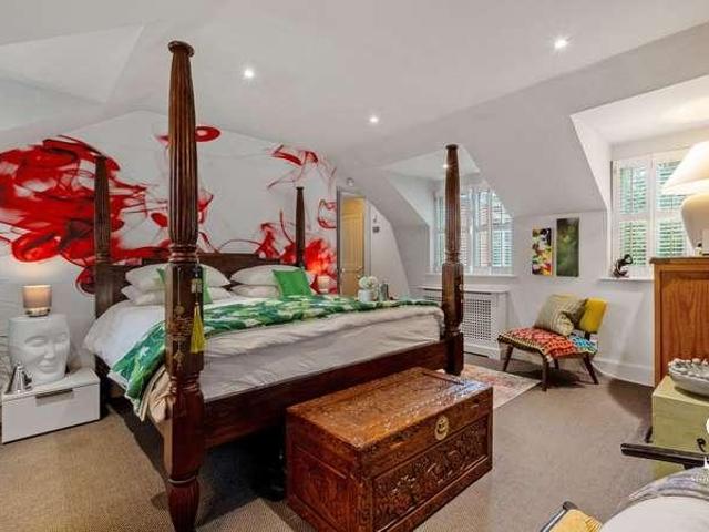 5 bed house for sale