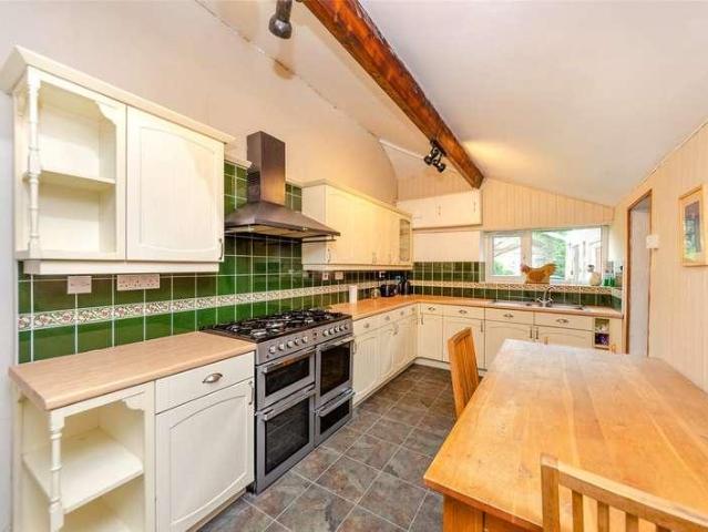 5 bed house for sale