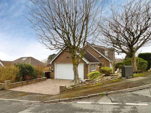 5 bed house for sale