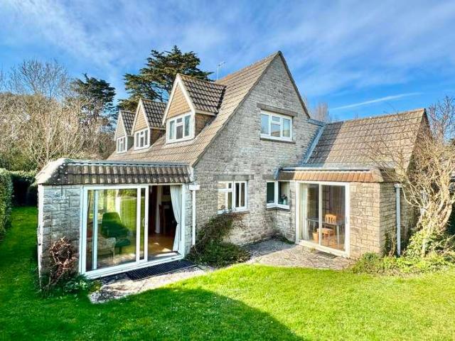 5 bed house for sale