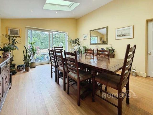 5 bed house for sale
