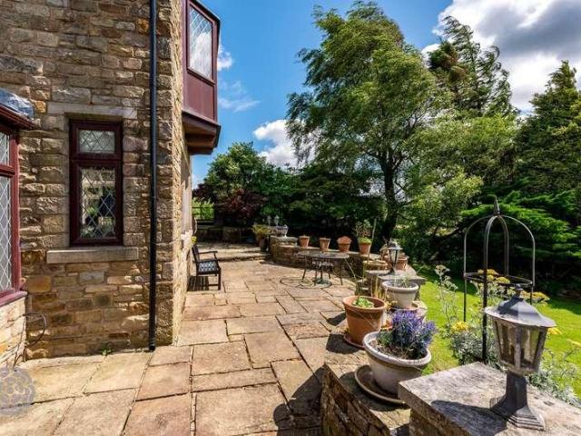 5 bed house for sale