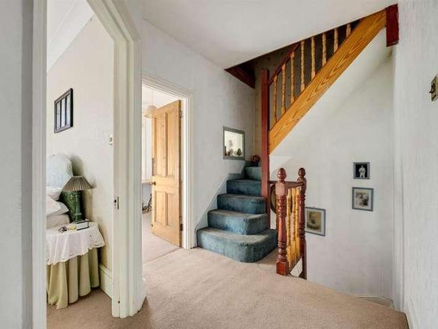 5 bed house for sale