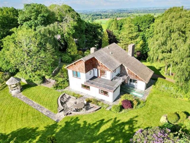 5 bed house for sale