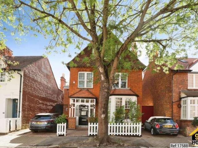 5 bed house for sale