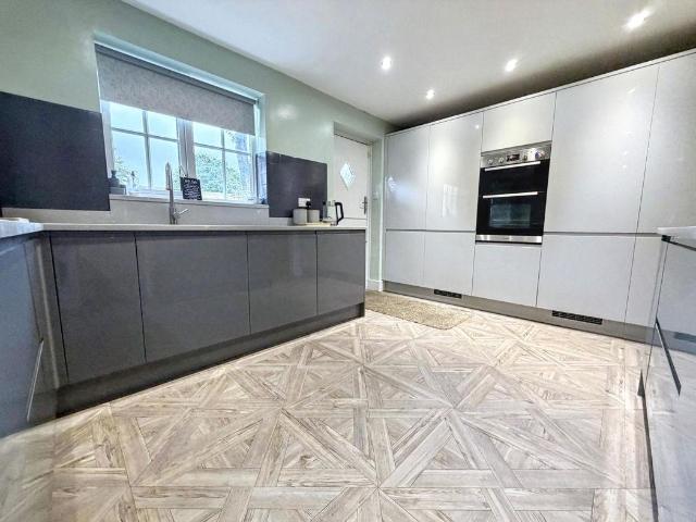 5 bed house for sale