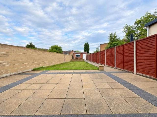 5 bed house for sale