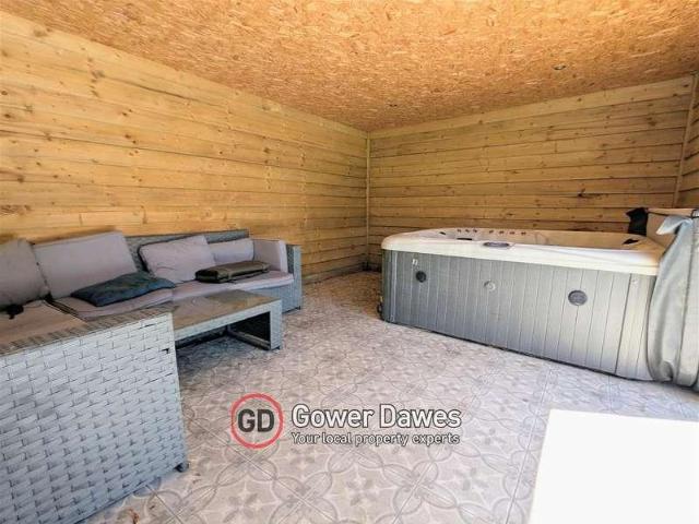 5 bed house for sale