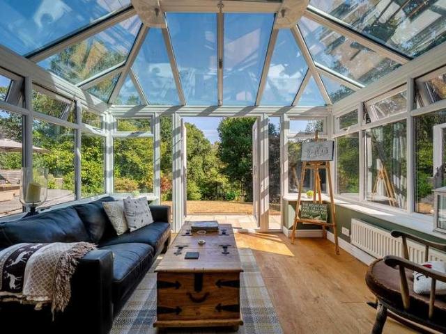 5 bed house for sale