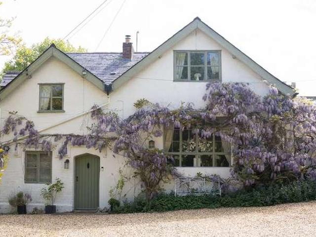 5 bed house for sale