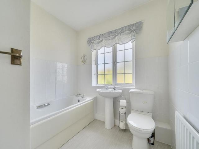 5 bed house for sale