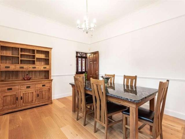 5 bed house for sale