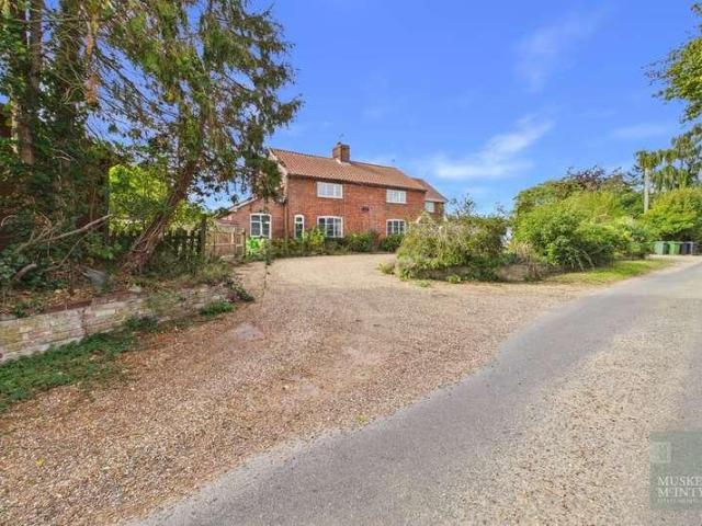 5 bed house for sale
