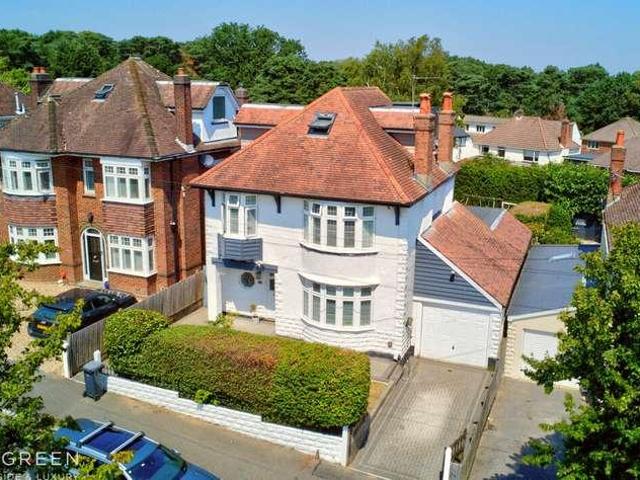 5 bed house for sale