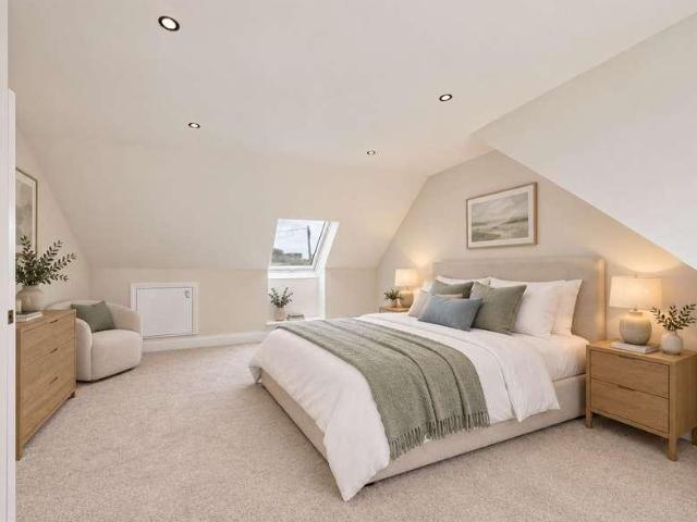 5 bed house for sale