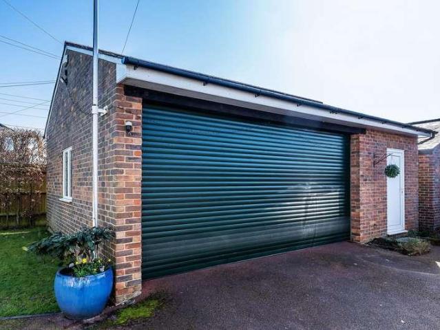 5 bed house for sale