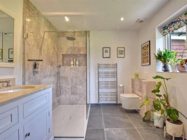 5 bed house for sale