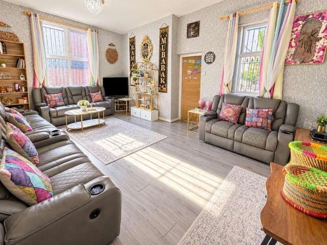 5 bed house for sale