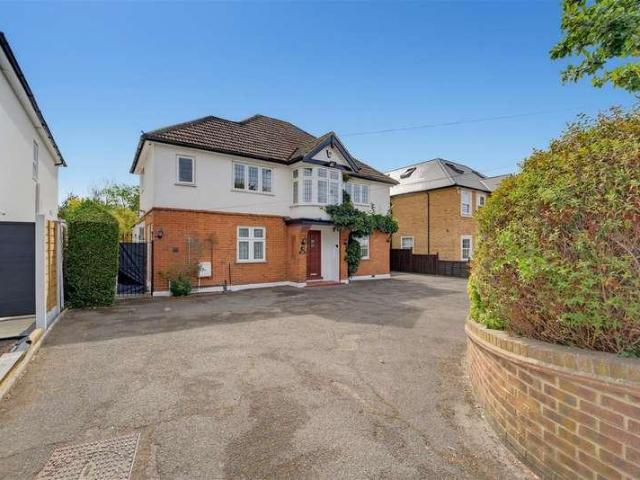 5 bed house for sale