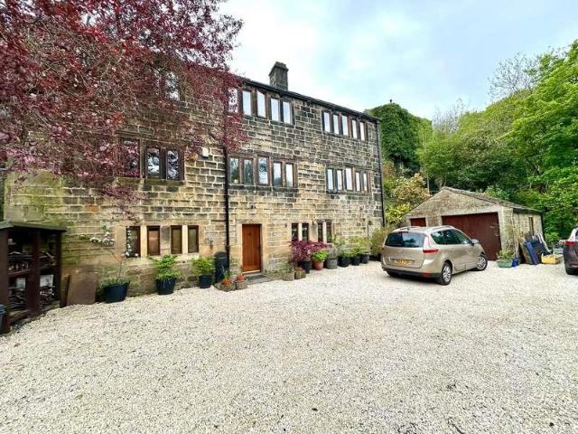 5 bed house for sale