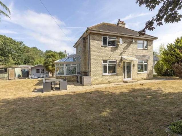 5 bed house for sale