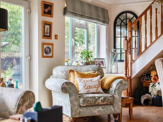 5 bed house for sale