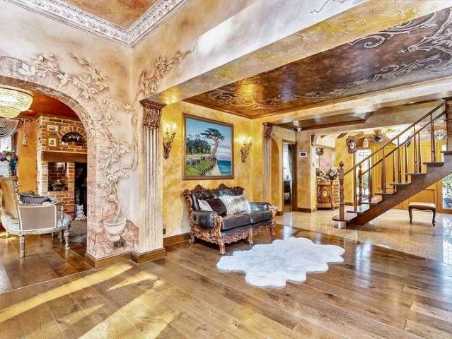 5 bed house for sale