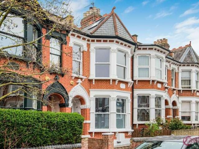 5 bed house for sale
