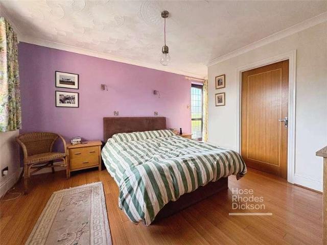 5 bed house for sale