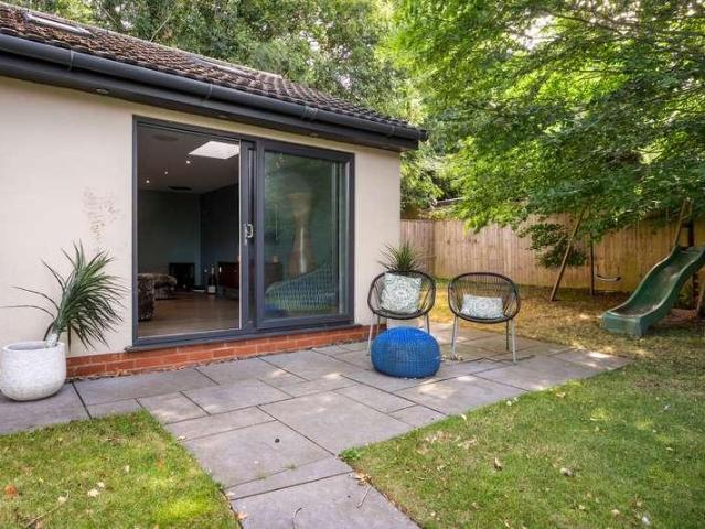 5 bed house for sale
