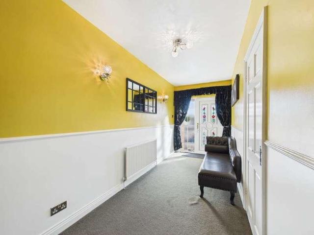 5 bed house for sale