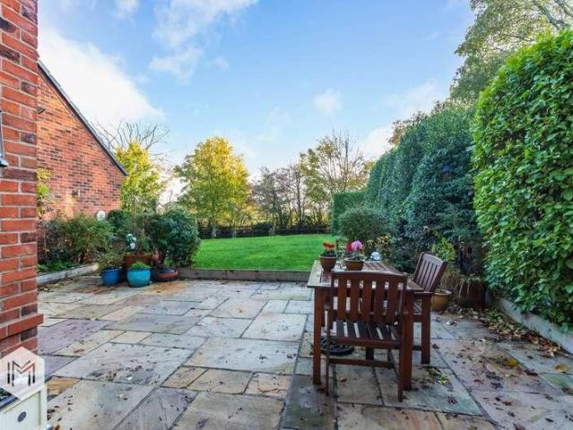 5 bed house for sale