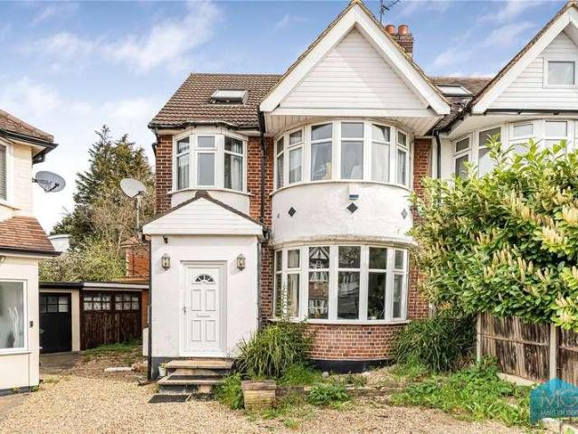 5 bed house for sale