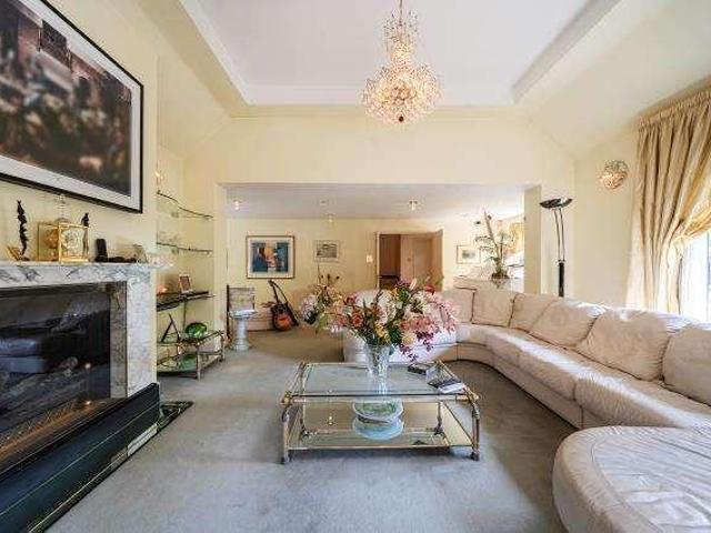 5 bed house for sale