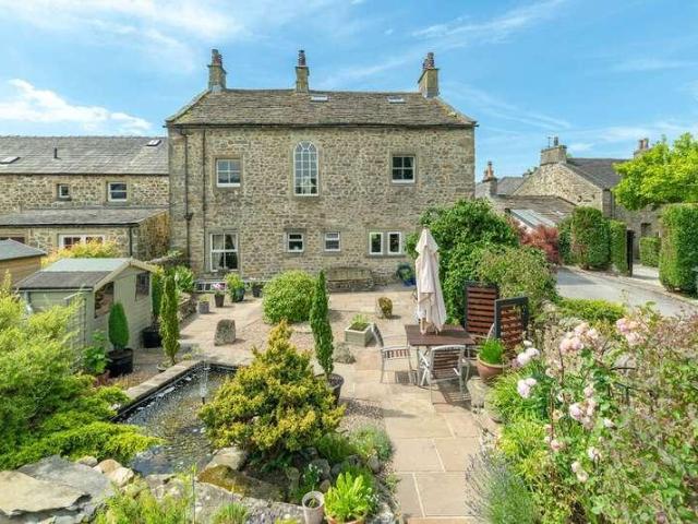 5 bed house for sale