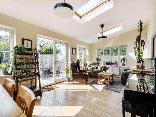 5 bed house for sale