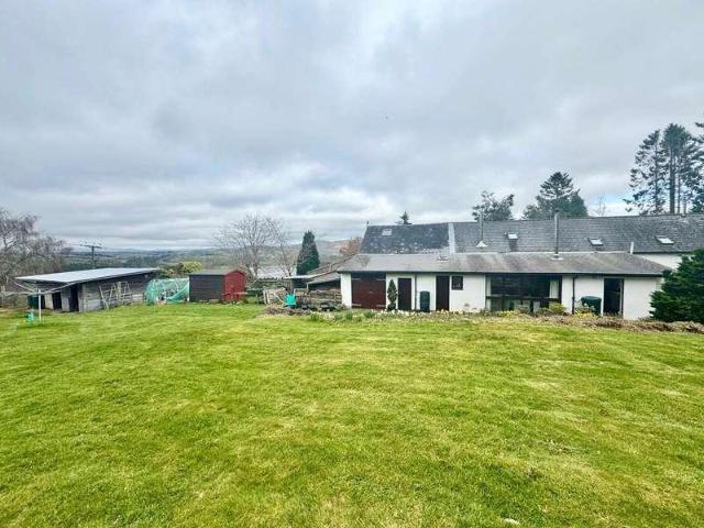 5 bed house for sale